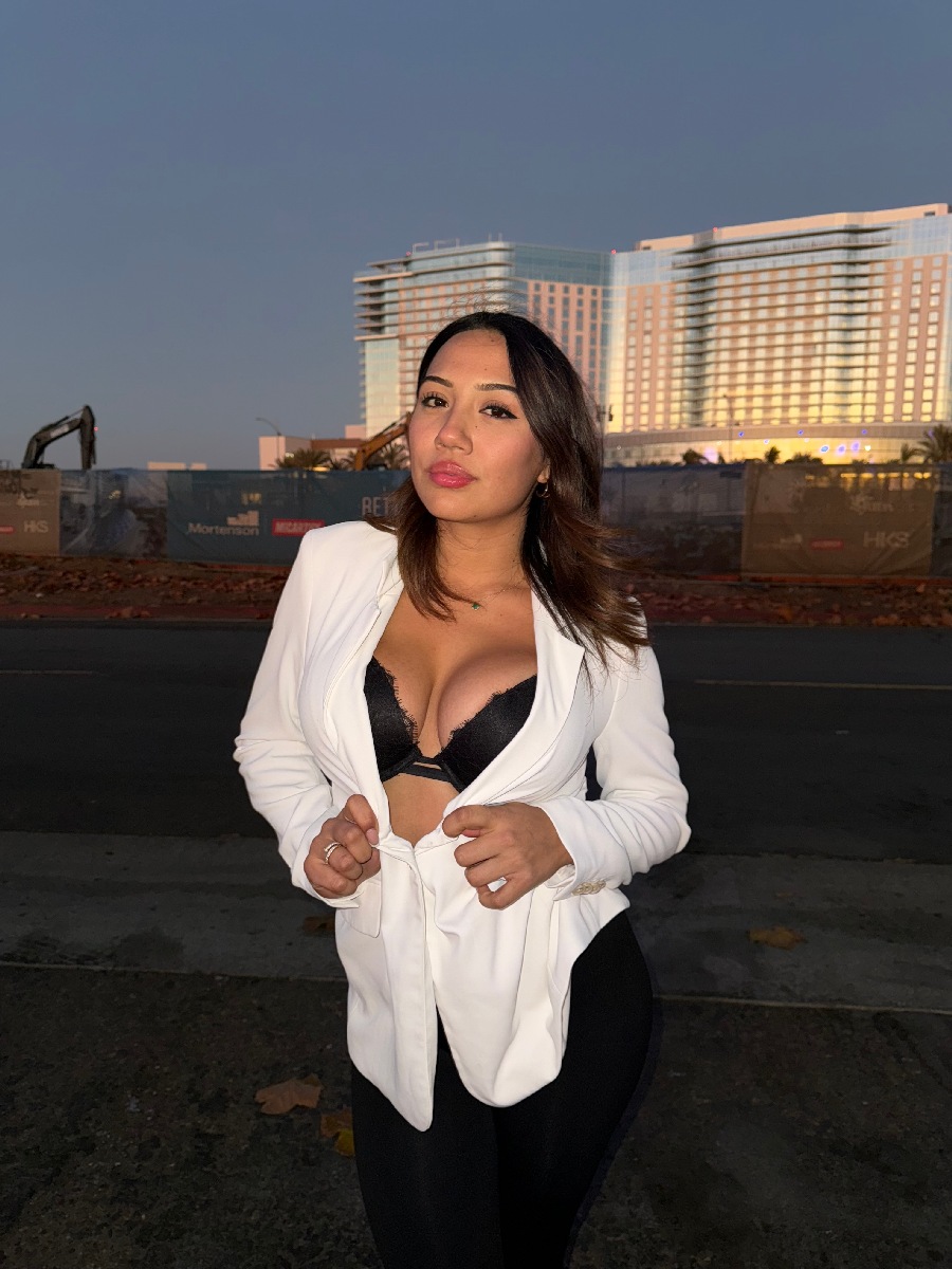 Take a pause and enjoy Ali Cruz — streaming from Paramaribo