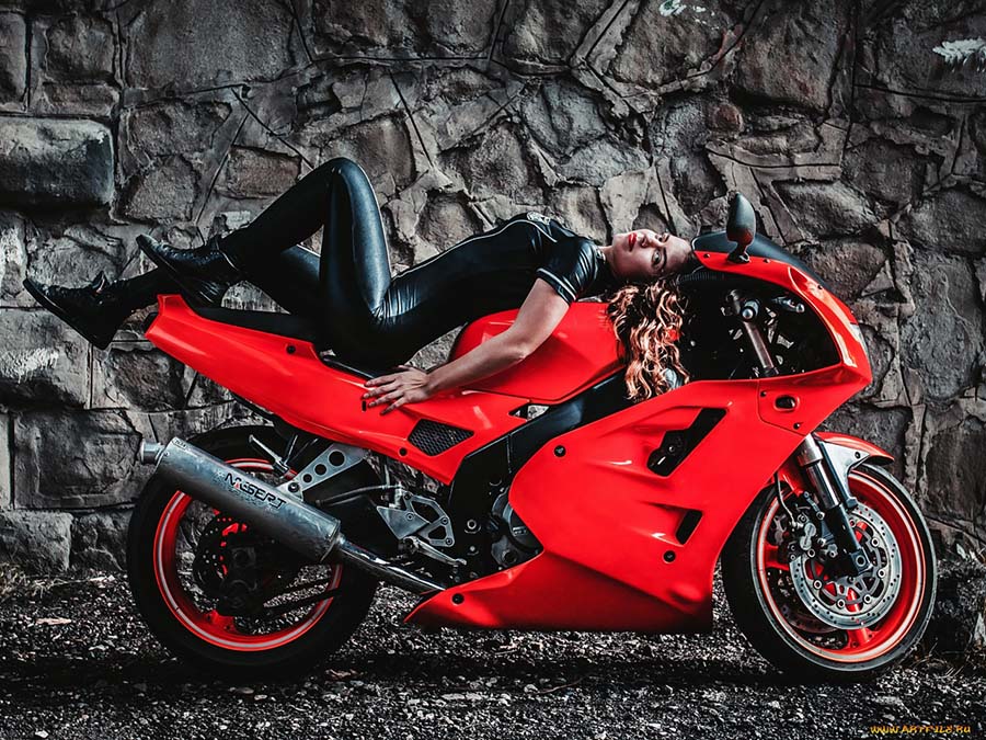 Beautiful girl Beautiful girls and motorcycles in Paramaribo