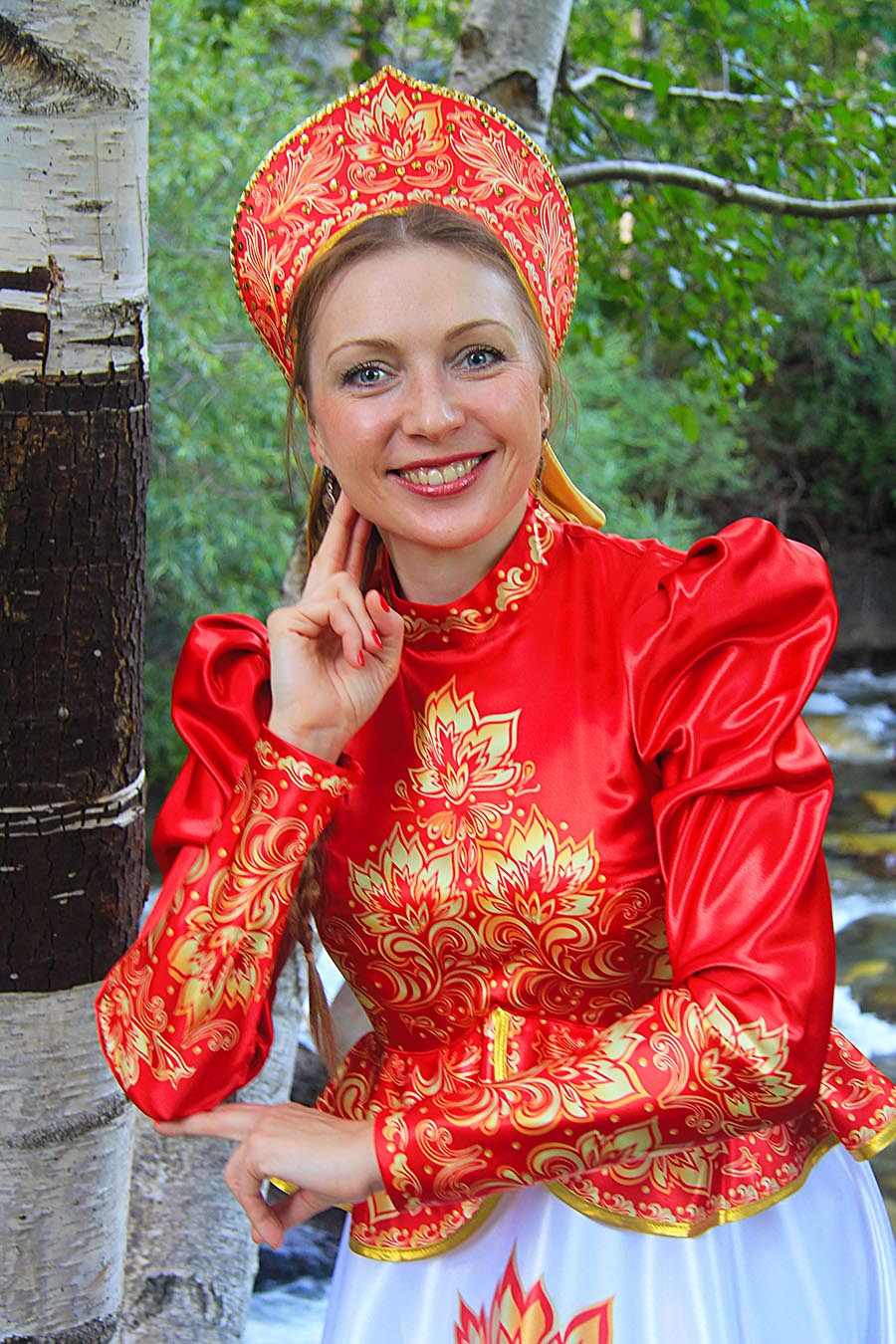 Women in Slavic costumes in Paramaribo
