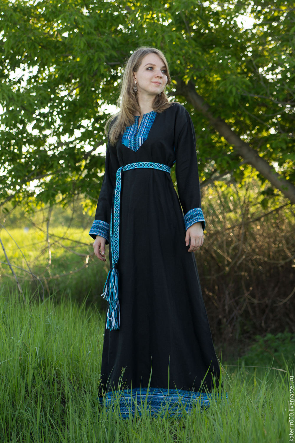 Women in Slavic costumes in Paramaribo