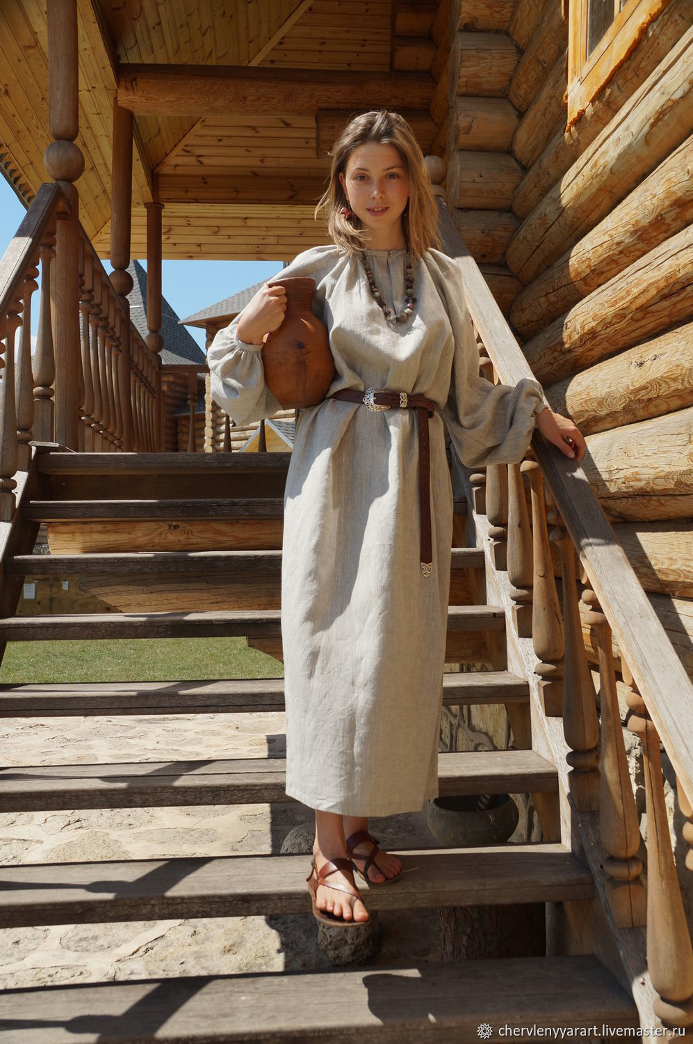 Girls in Slavic costumes in Paramaribo