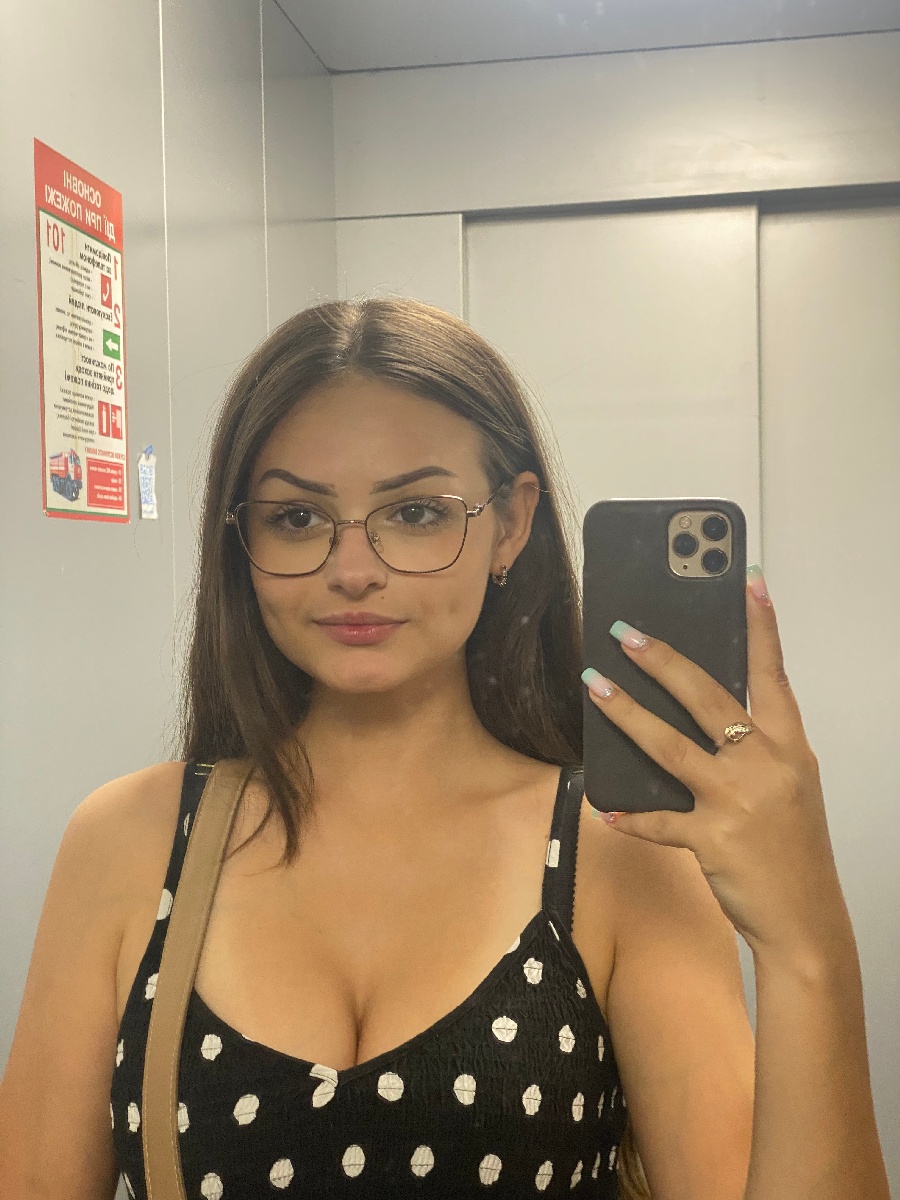 Sexy model Stacy in Paramaribo