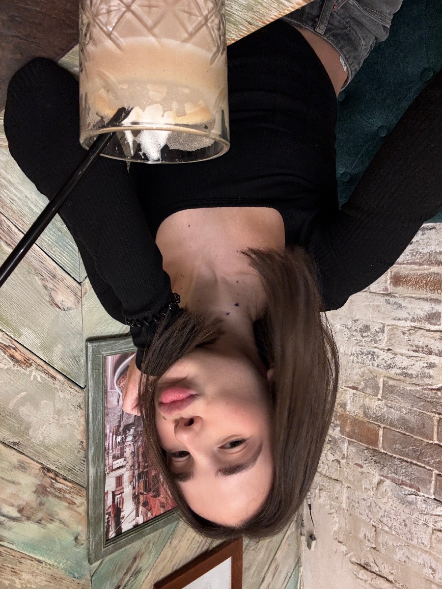 Fresh photos, fresh mood — Tina online in Paramaribo