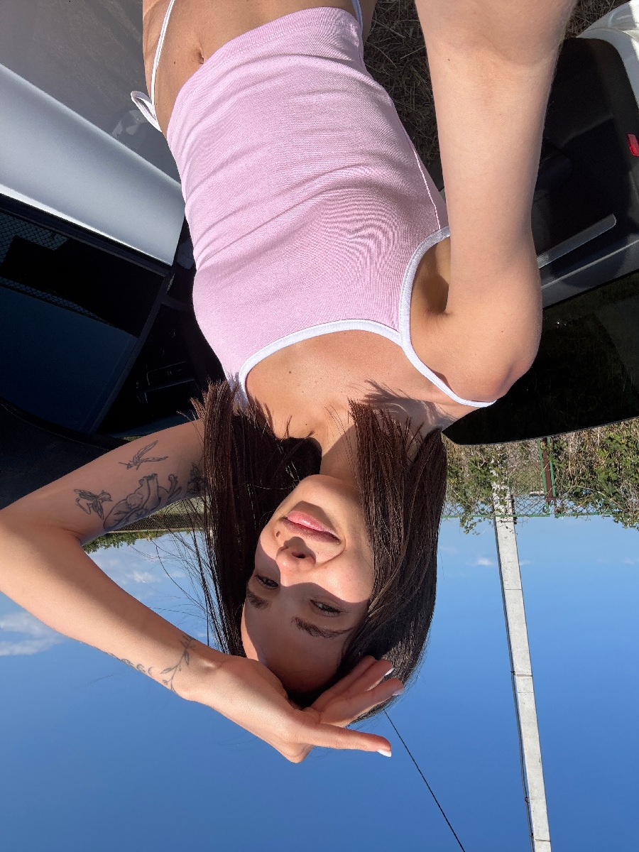 Sexy model Tina in Paramaribo